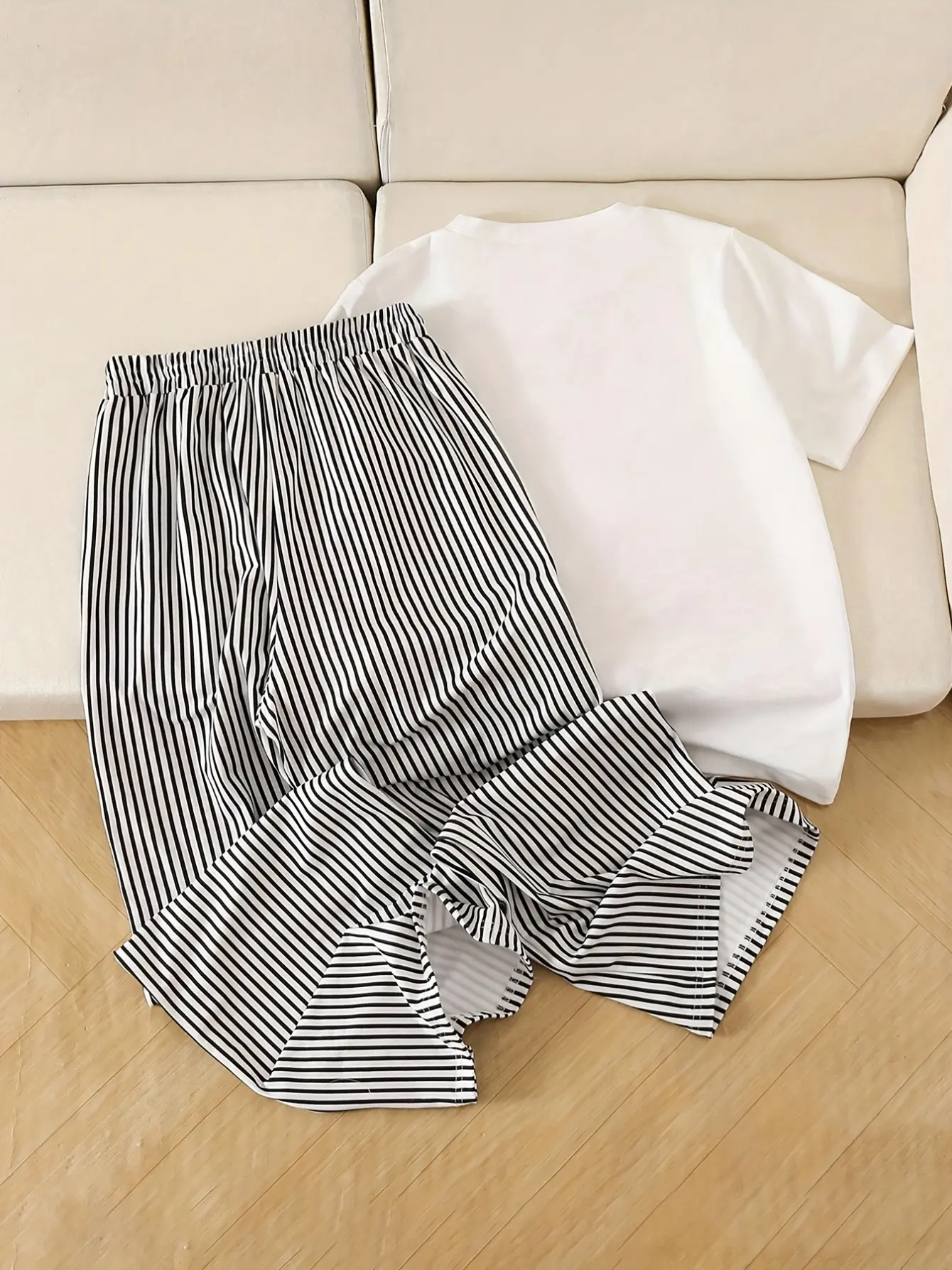 Detail 1 of Girls Heart Tee and Bow Stripe Wide Leg Pants Set by LUNORIANA