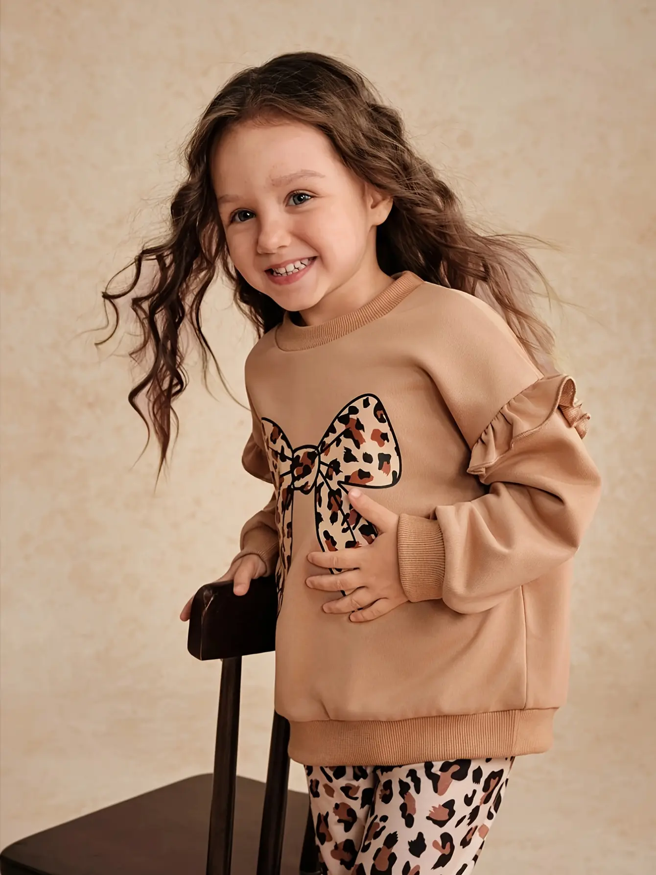 Girls Leopard Bow Sweatshirt and Leggings Set detail view