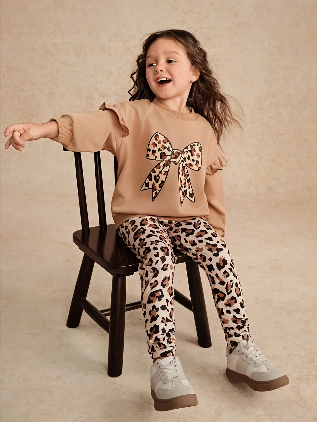 Girls Leopard Bow Sweatshirt and Leggings Set detail view