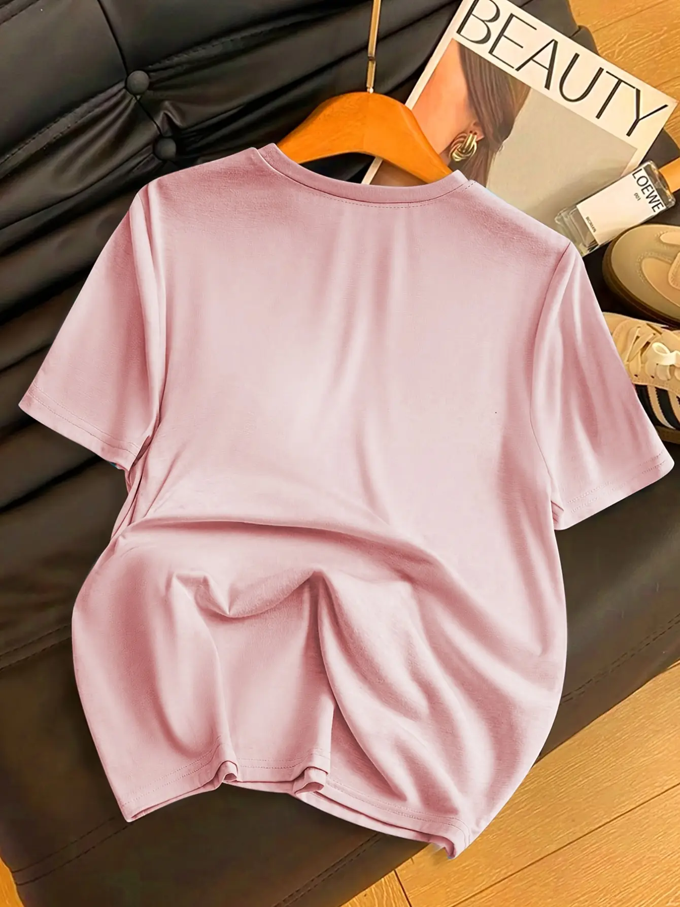 Women’s Sweet Bow 3D Applique Crew Neck T-Shirt gallery view