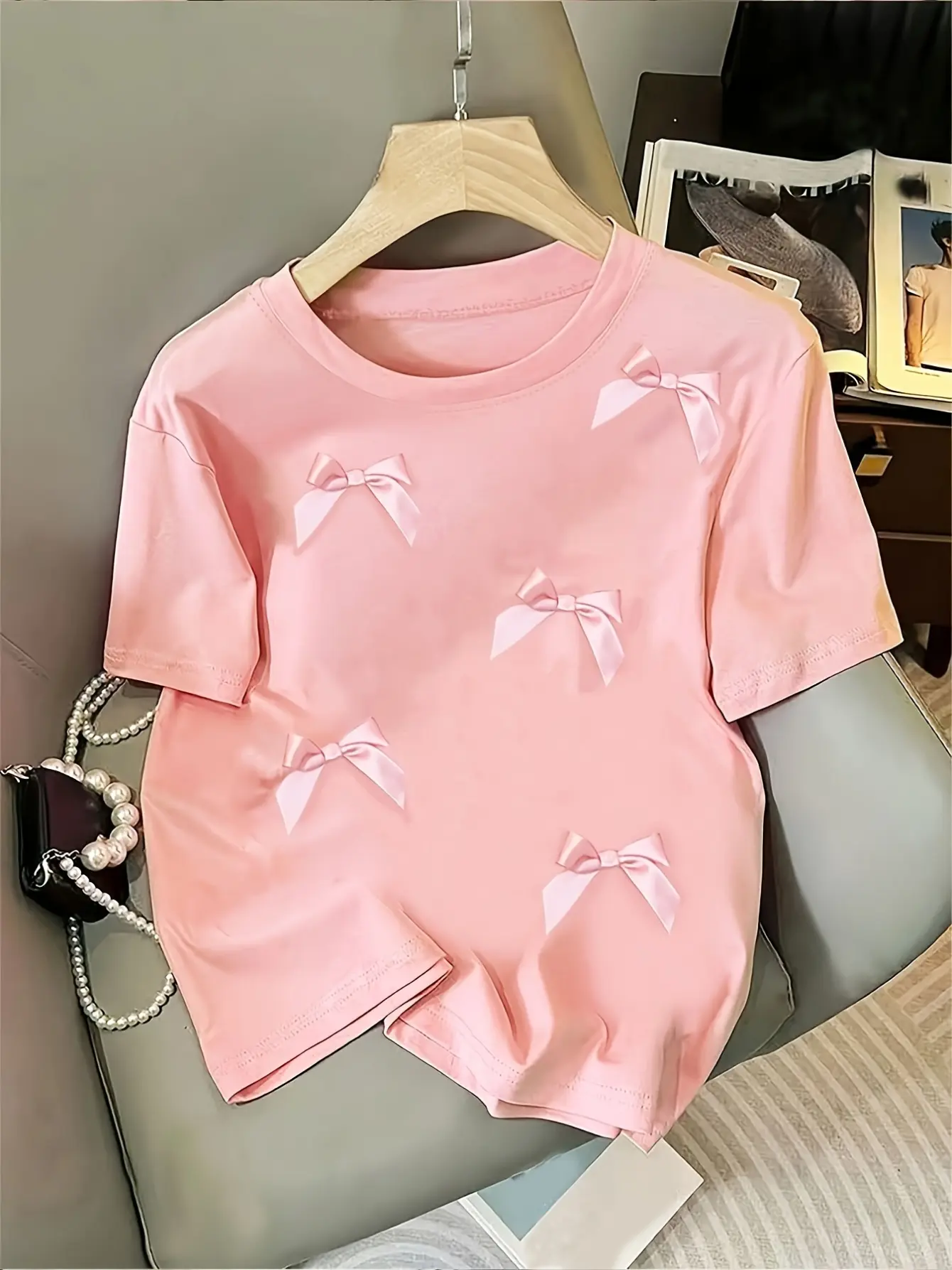 Women’s Sweet Bow 3D Applique Crew Neck T-Shirt gallery view
