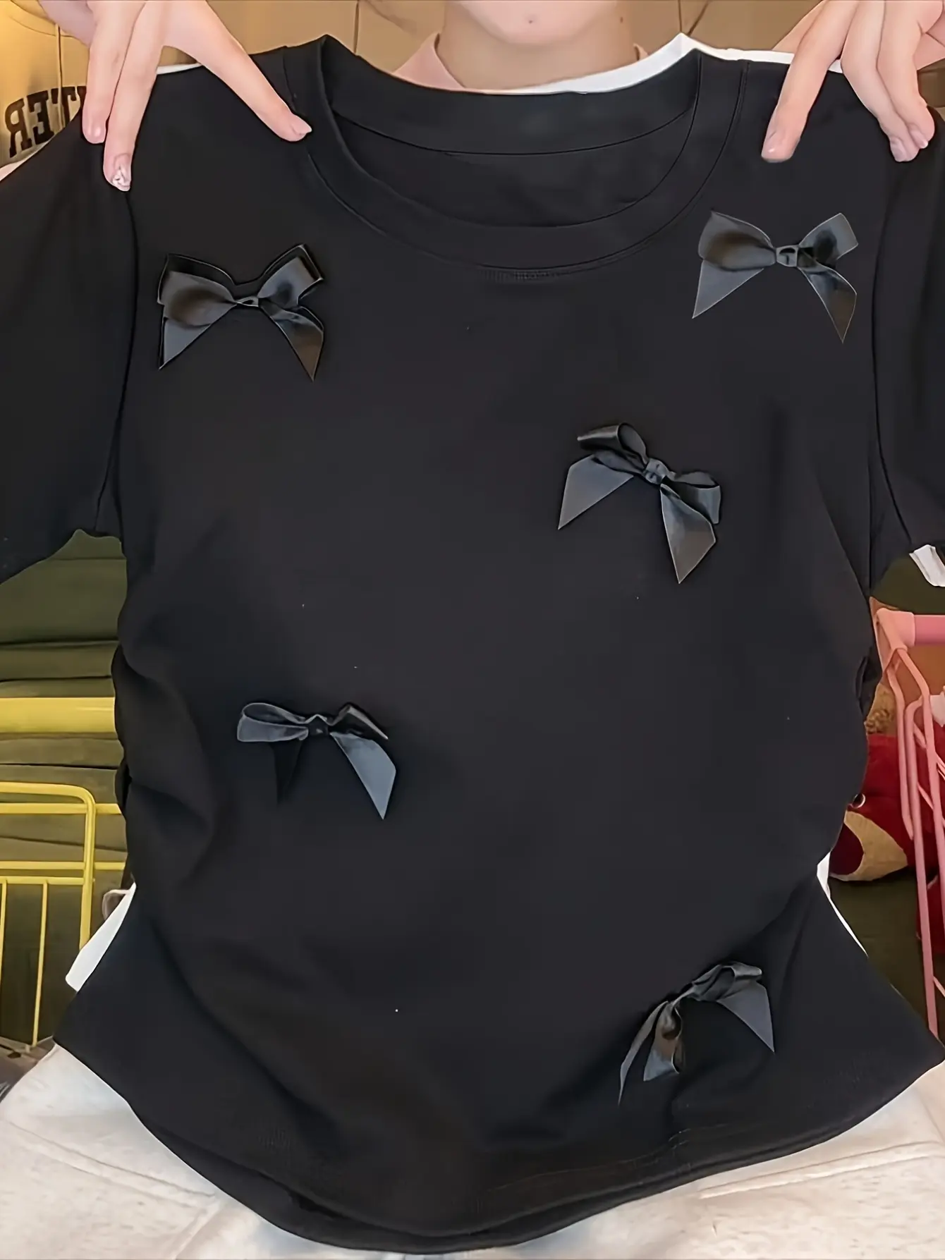 Women’s Sweet Bow 3D Applique Crew Neck T-Shirt gallery view