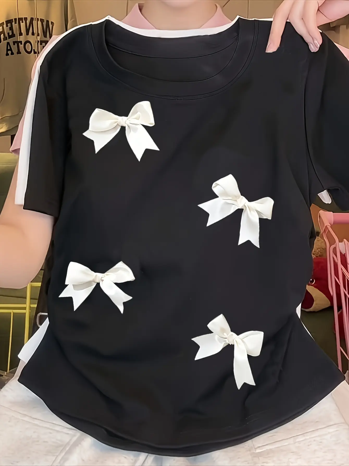 Women's Black Bow Applique Short Sleeve T-Shirt