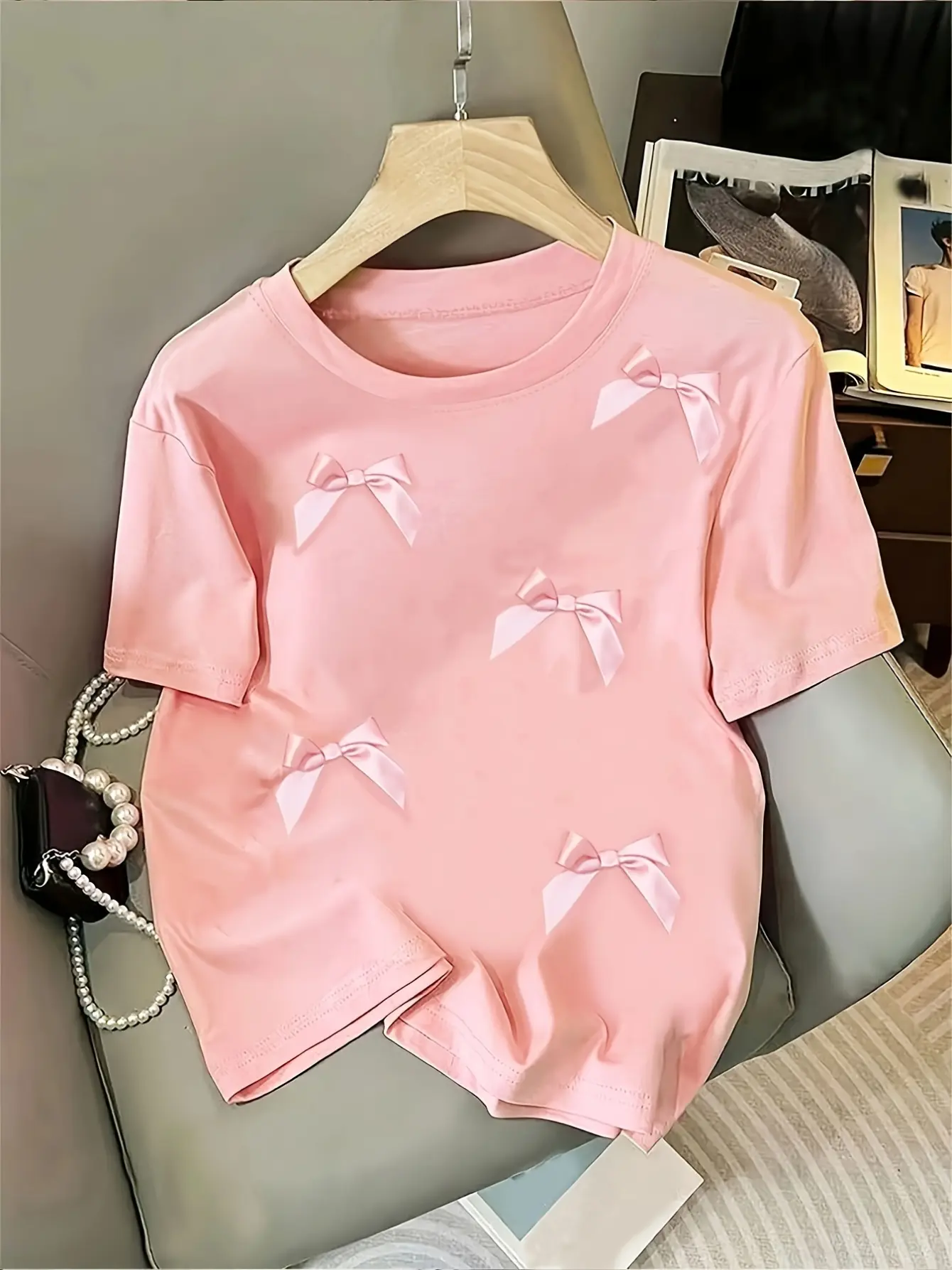 Women’s Pink Bow Applique Crew Neck T-Shirt gallery view