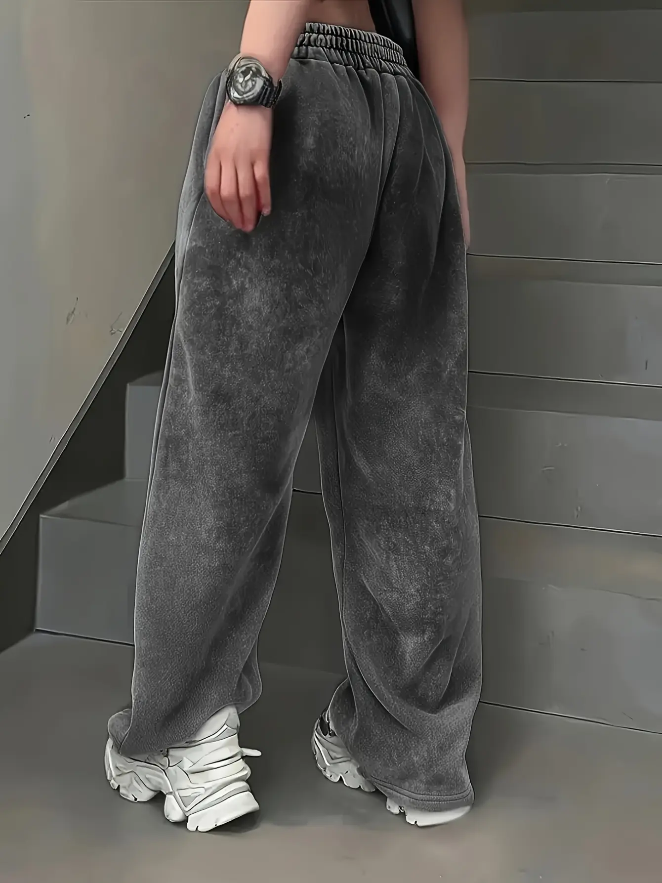 Women’s Vintage Washed Graphic Drawstring Straight-Leg Pants gallery view