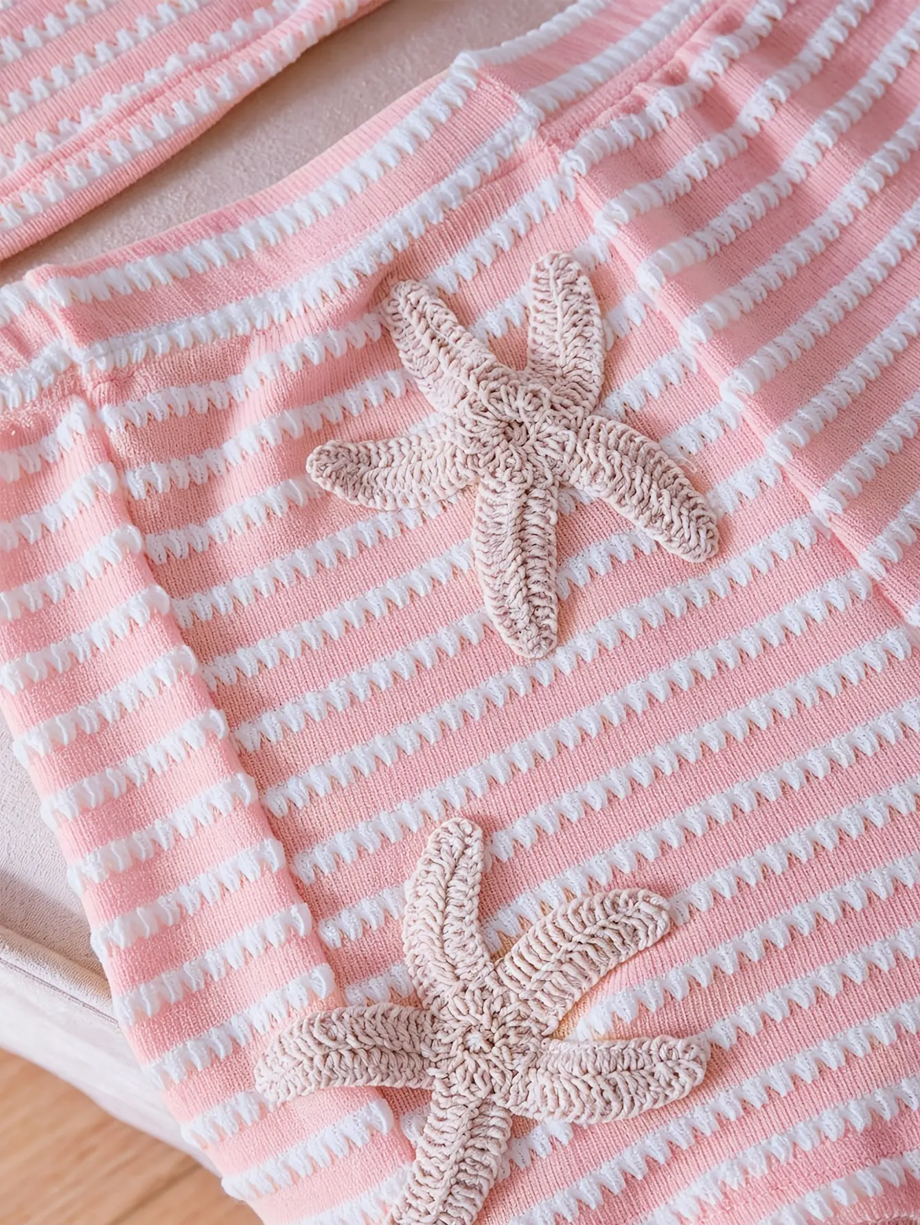 Women’s pink starfish cami top appliqué detail